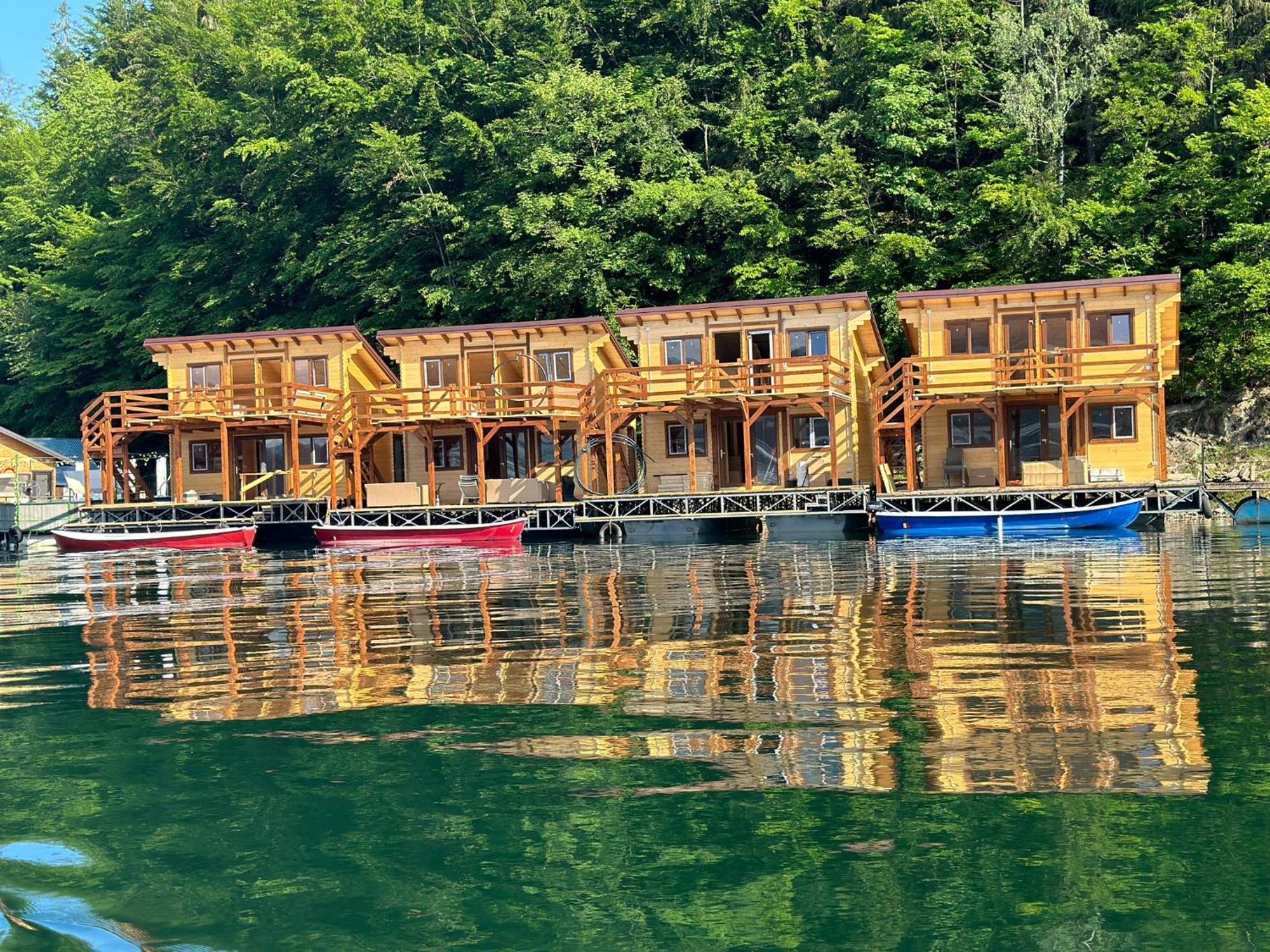 Holiday Bicaz Bungalows On The Lake Eksteriør billede