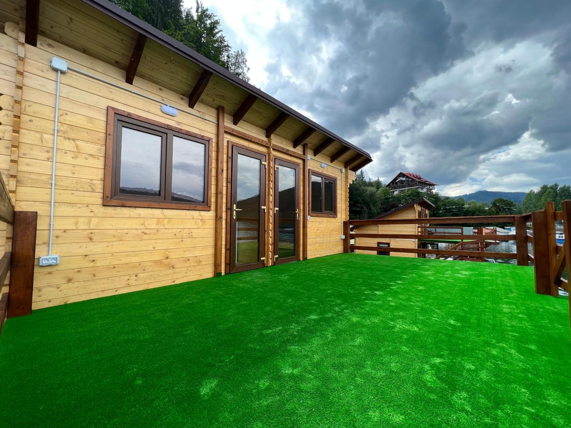 Holiday Bicaz Bungalows On The Lake Eksteriør billede