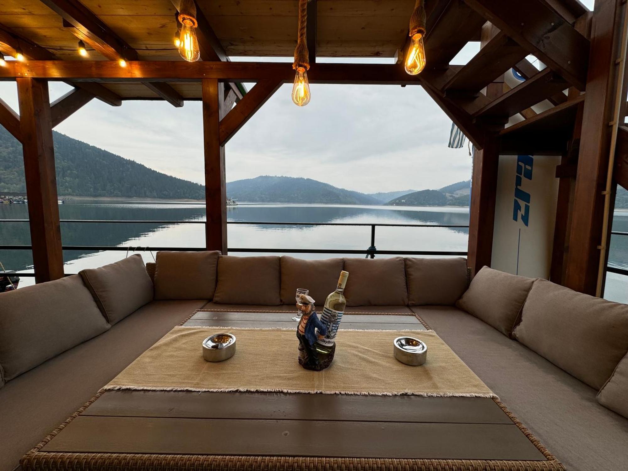 Holiday Bicaz Bungalows On The Lake Eksteriør billede